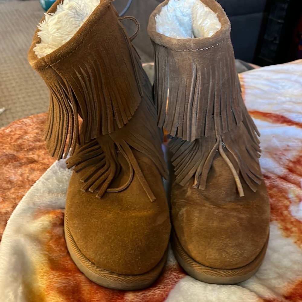 Fringe bootie slippers